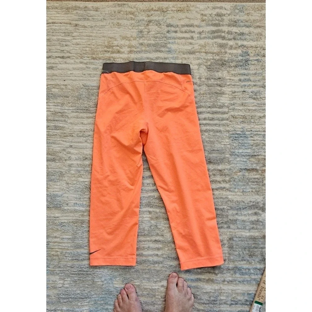 Nike Pro Women Neon Orange Capri Leggings Grey Waistband Size M Athletic Pants